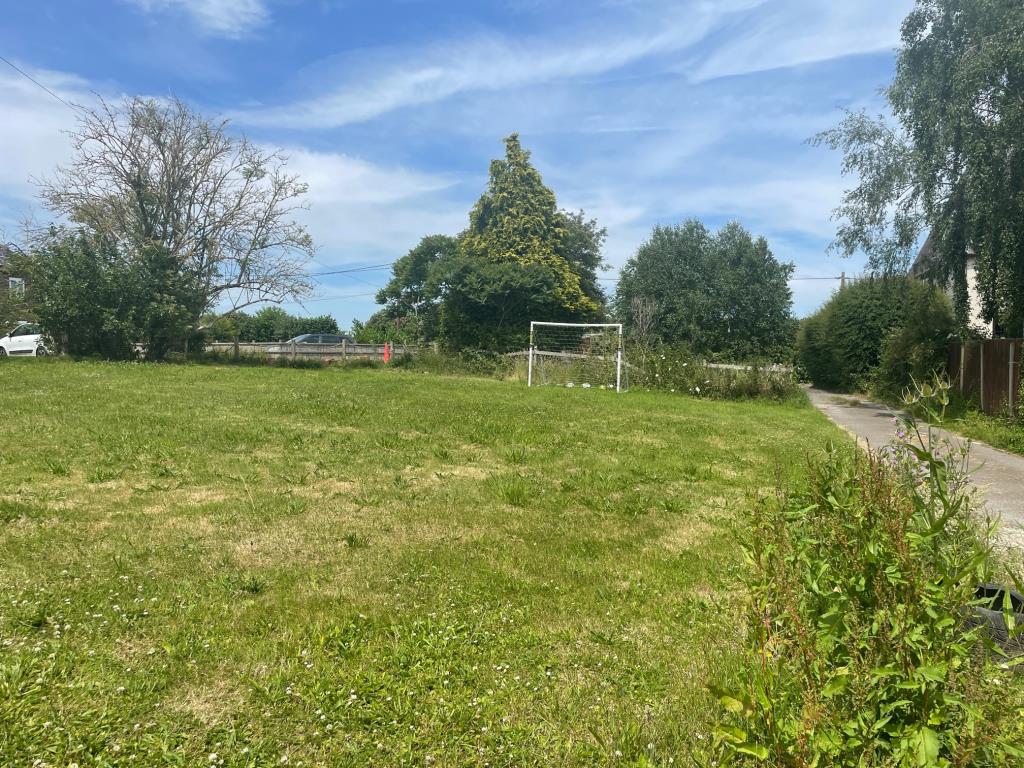 Lot: 79 - FREEHOLD PARCEL OF LAND -
